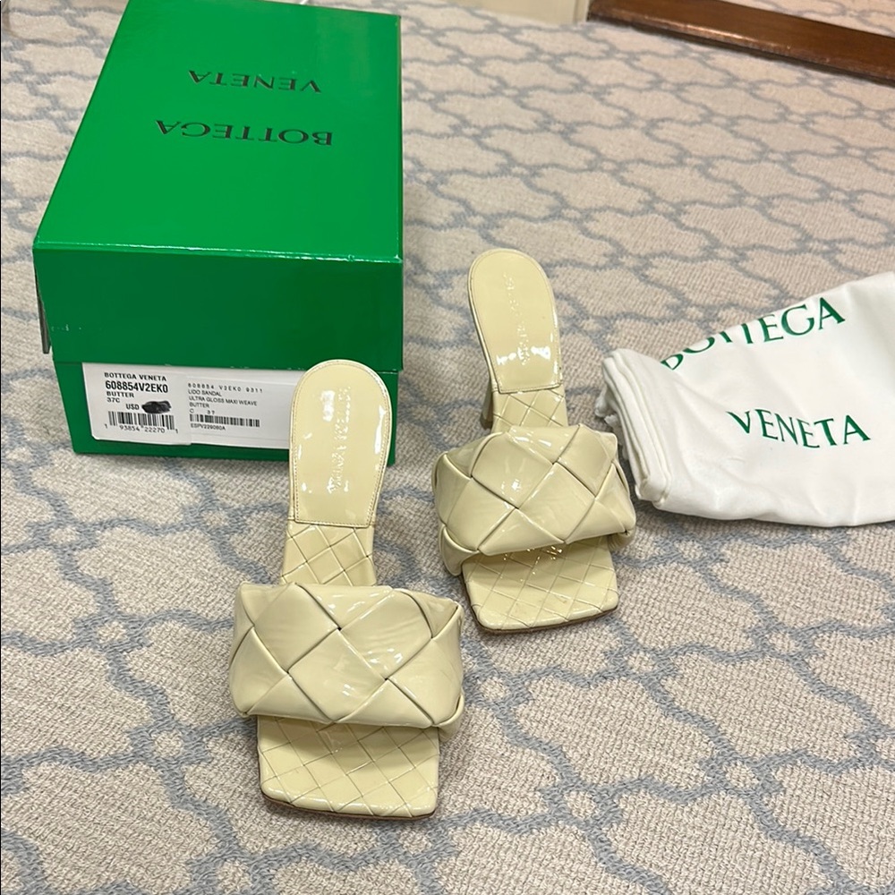 Bottega Veneta Beige Quilted Mules